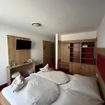 Haus Flexen &