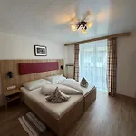 Haus Flexen & 3*