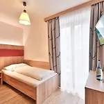 Haus Flexen & Casa de hóspedes Stuben am Arlberg