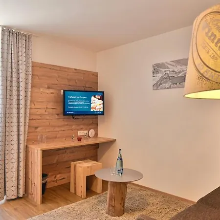 Pensionat Haus Flexen & 3*