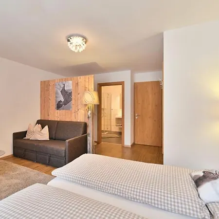 ゲストハウス Haus Flexen &