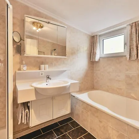 Haus Flexen & ゲストハウス