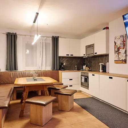 Haus Flexen & ゲストハウス シュトゥーベン・アム・アールベルク