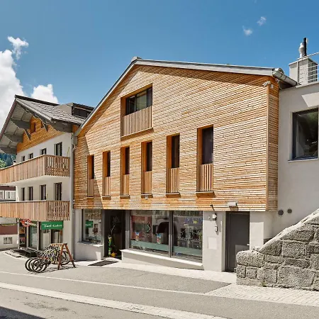 Haus Flexen & Vendégház