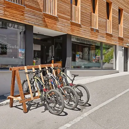 Haus Flexen & ゲストハウス 3*