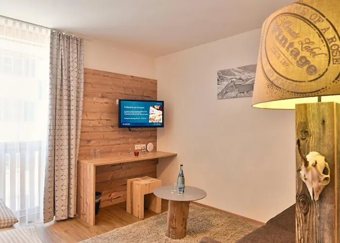 בית הארחה Haus Flexen & 3*