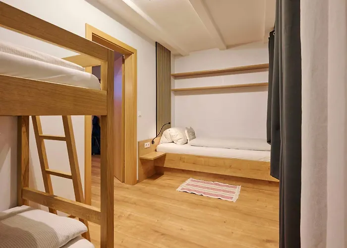 בית הארחה Haus Flexen & 3*