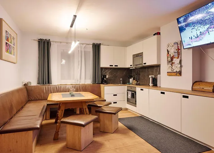 Haus Flexen & בית הארחה שטובן אם ארלברג